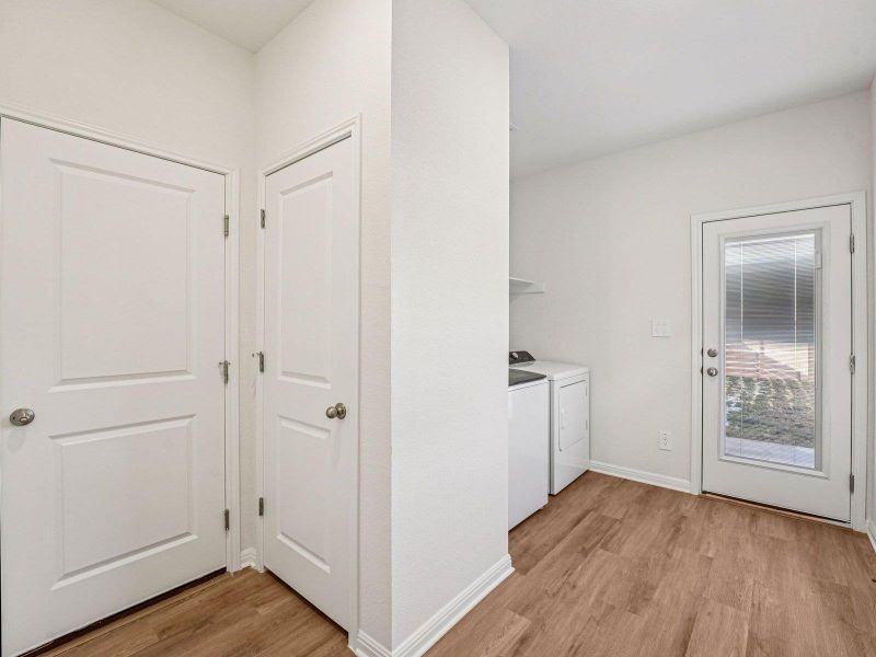 Photo is not of the actual home, but is an inspirational photo of builder’s model home and may depict options, furnishings, and/or decorator features that are not included Photo is not of the actual home, but is an inspirational photo of builder’s model home and may depict options, furnishings, and/or decorator features that are not included