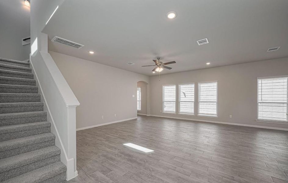 Spacious, unfurnished interior of a new home in River Ranch, Dayton (Image 16).