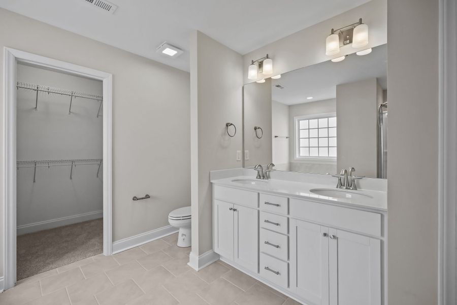 Representative furnished interior of a home built from the Hardy by Bill Clark Homes in Laurel Oaks, Greenville (Image 8).