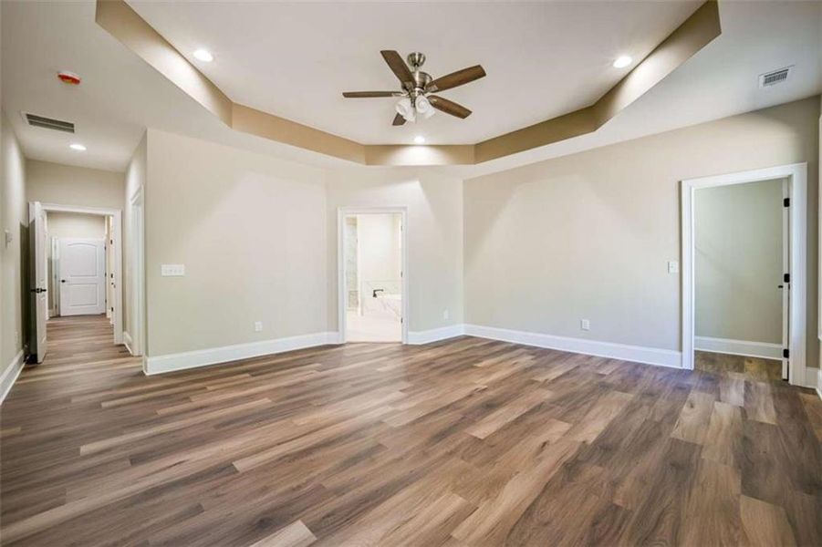 Spacious, unfurnished interior of a new home in , Mansfield (Image 48).