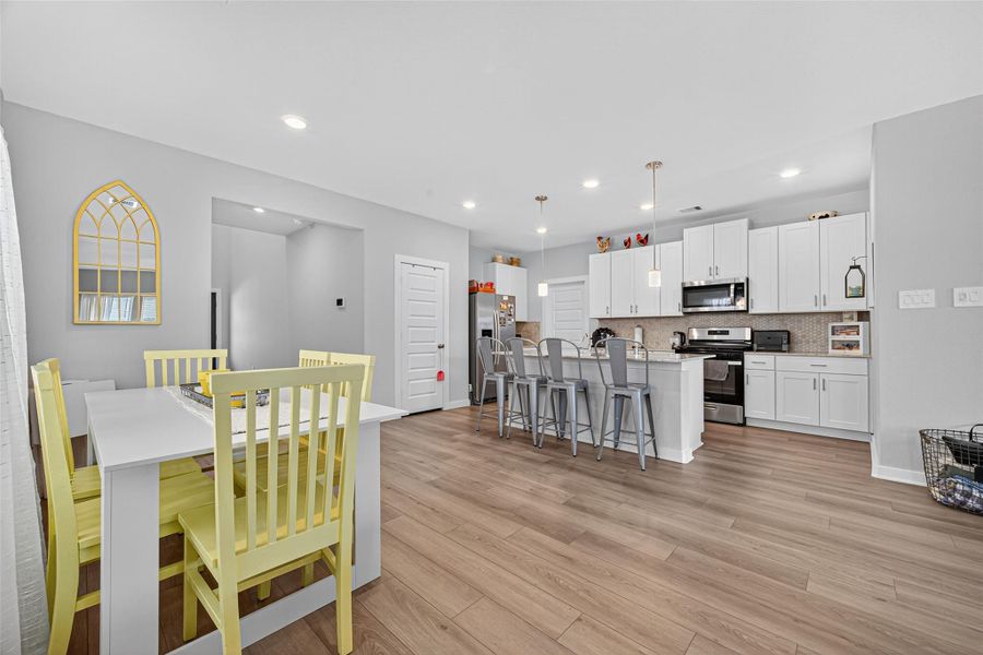 Furnished interior view inside a new home in Mavera, Conroe (Image 29). Furnished interior view inside a new home in Mavera, Conroe (Image 29).