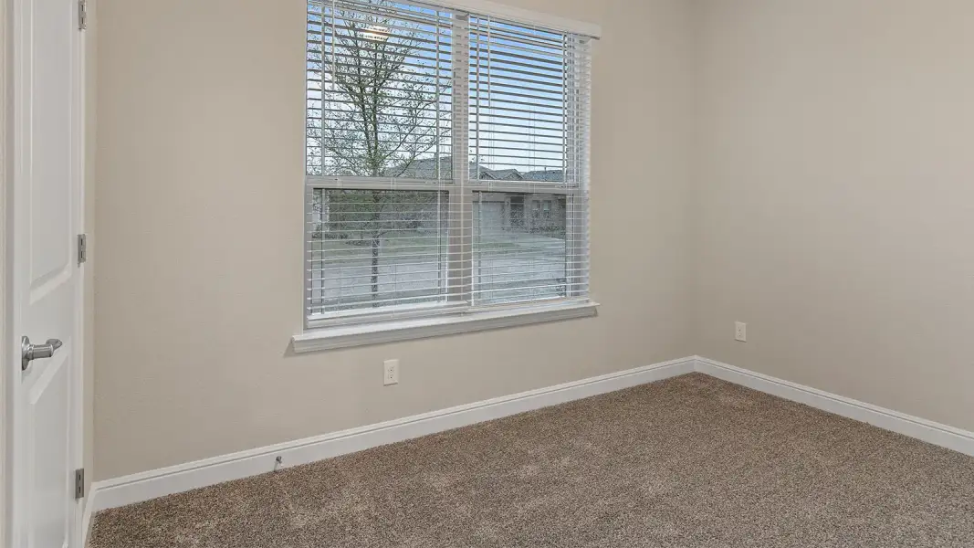 Spacious, unfurnished interior of a new home in Bluestem, Rhome (Image 20).