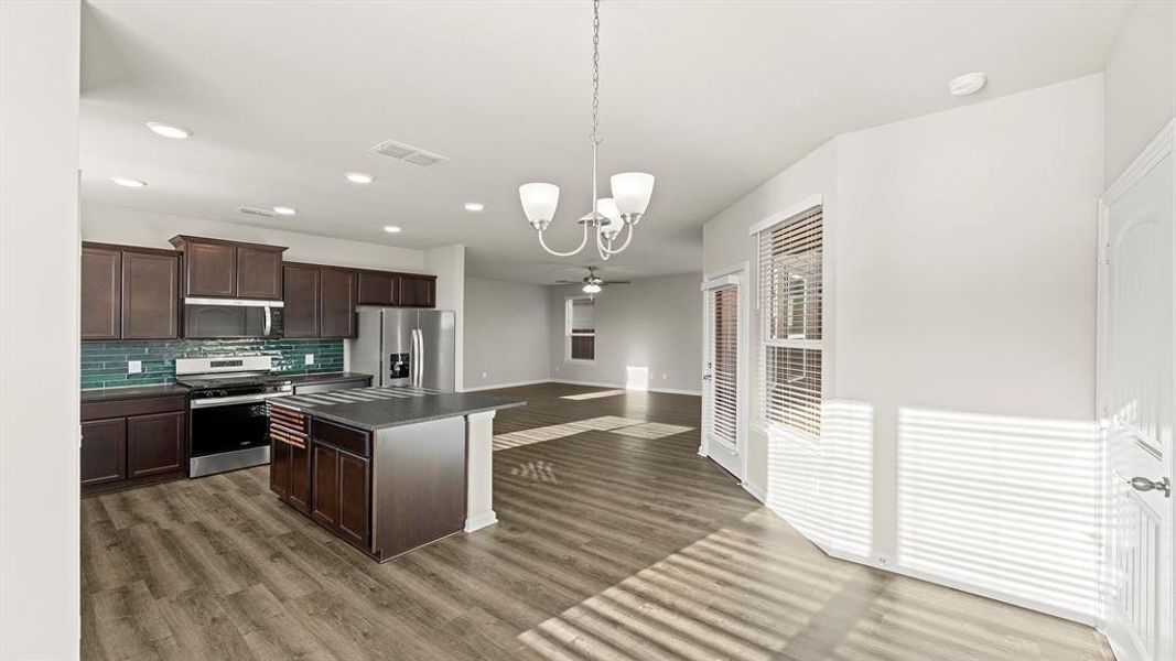 12. 3230 Summerland - Dining (2) 12. 3230 Summerland - Dining (2)