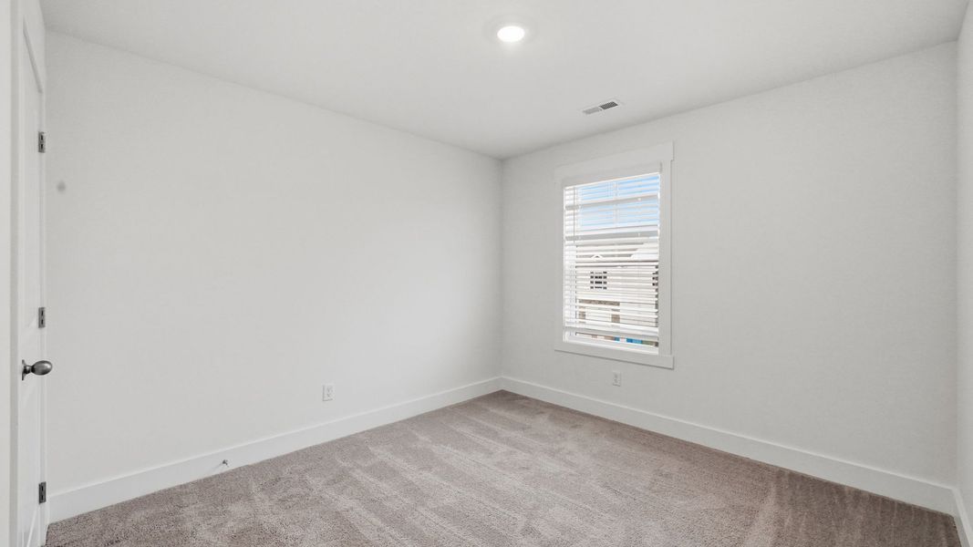 Spacious, unfurnished interior of a new home in Fieldcrest Acres Townhomes, Blountville (Image 15).