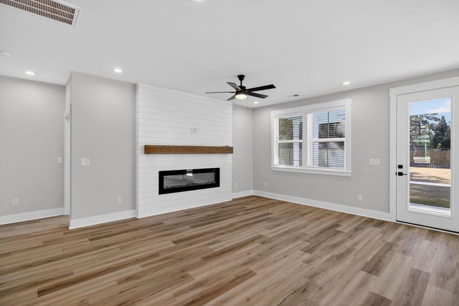 Spacious, unfurnished interior of a new home in , Summerville (Image 22).