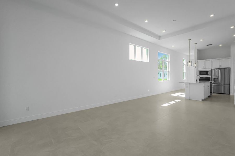Spacious, unfurnished interior of a new home in Rivella, Port St. Lucie (Image 14).