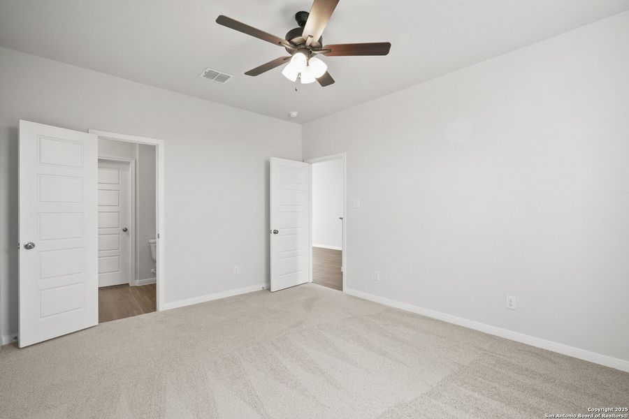 Spacious, unfurnished interior of a new home in Katzer Ranch, Converse (Image 20).