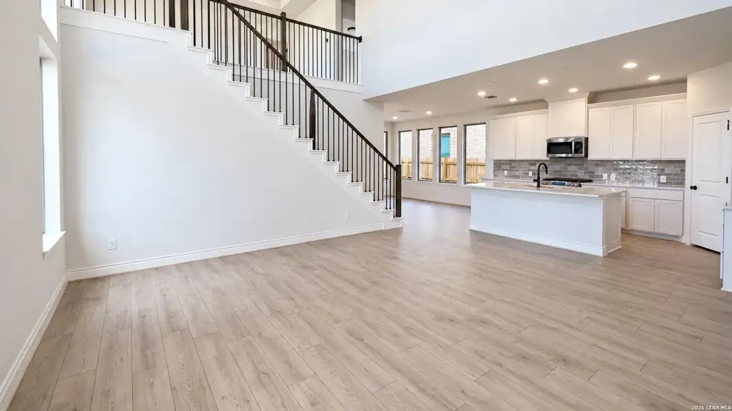 Spacious, unfurnished interior of a new home in Legacy at Lake Dunlap, New Braunfels (Image 14).