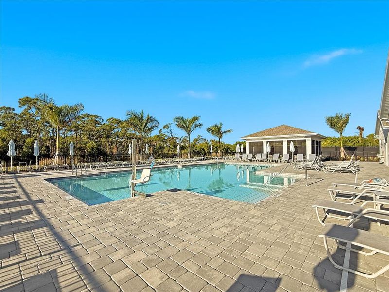 Community amenities in , Englewood (Image 37).