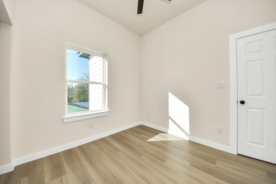 Spacious, unfurnished interior of a new home in , Houston (Image 28).