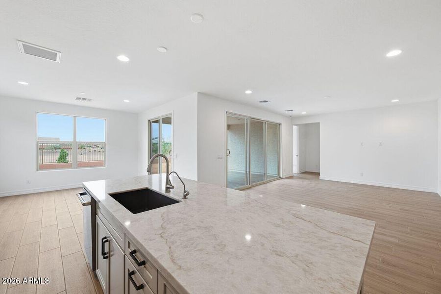 hj-az-phoenix-asante-passage-yellowstone