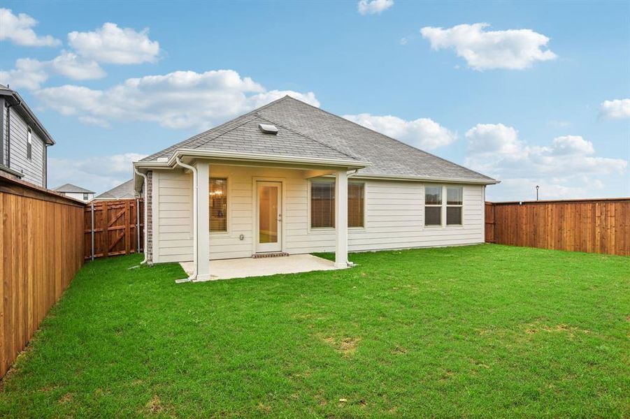 Exterior details and patio area of a home in Lakehaven - Signature Series, Farmersville (Image 23).