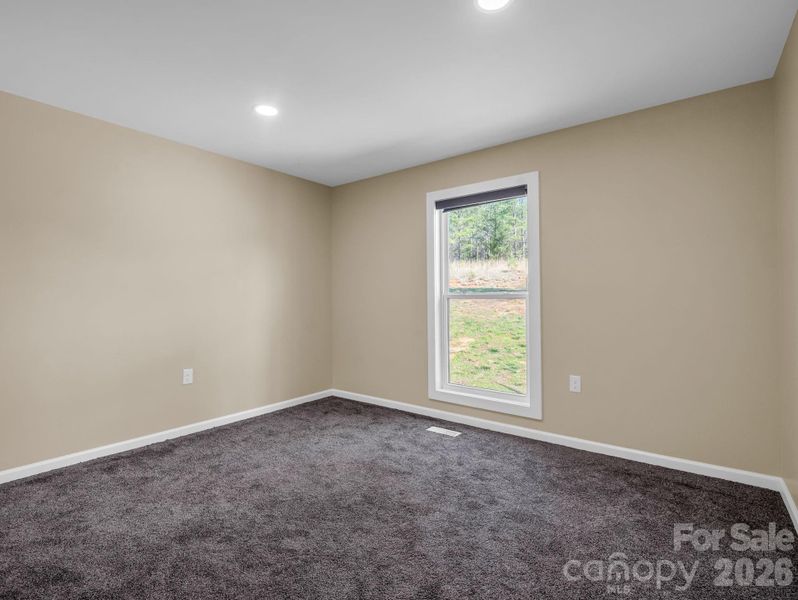 Spacious, unfurnished interior of a new home in , Bostic (Image 27).