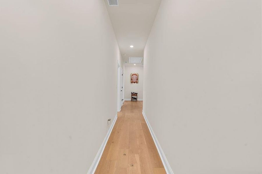 Spacious, unfurnished interior of a new home in , Alpharetta (Image 63).