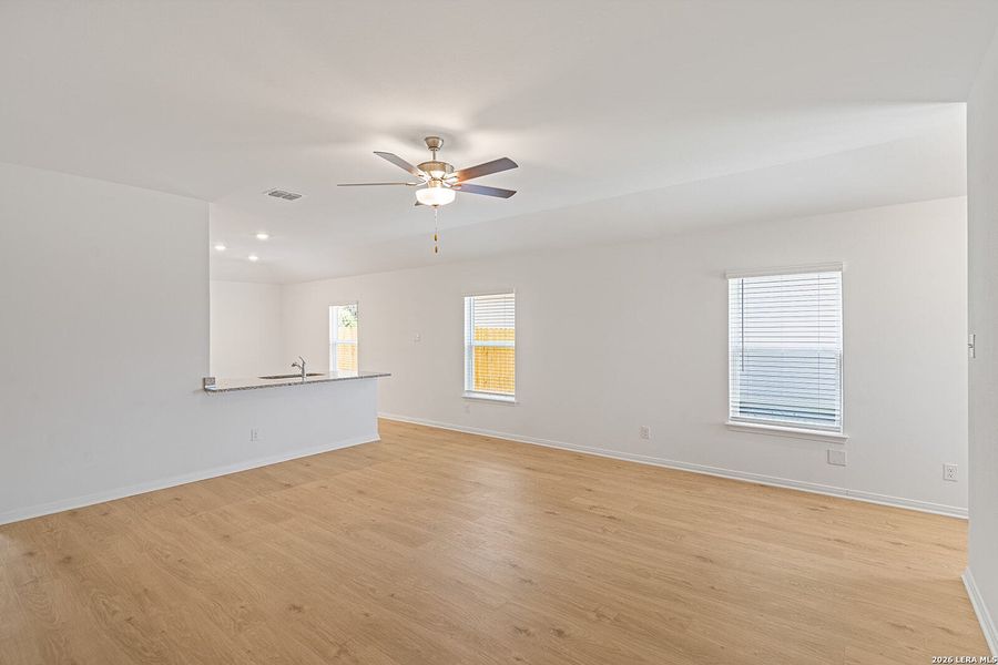 Spacious, unfurnished interior of a new home in Preserve at Medina, Von Ormy (Image 11).