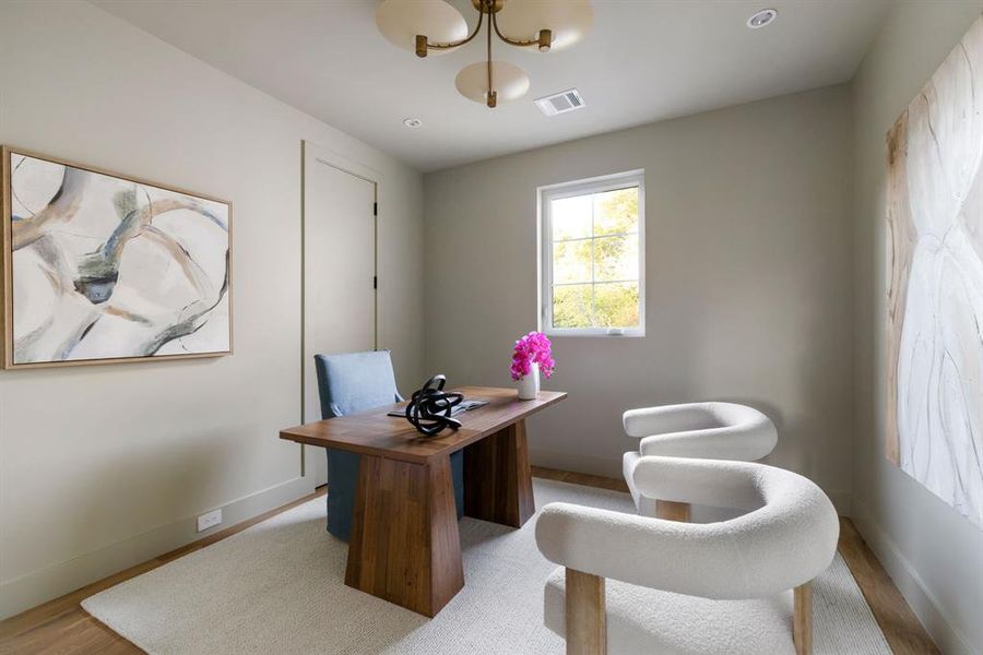 Furnished interior view inside a new home in , Dallas (Image 8).