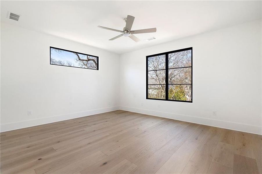 Spacious, unfurnished interior of a new home in , Alpharetta (Image 39).