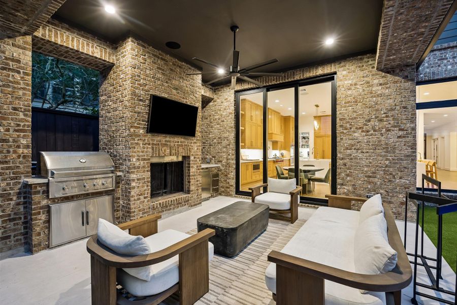 A closer look at the lanai and outdoor kitchen.