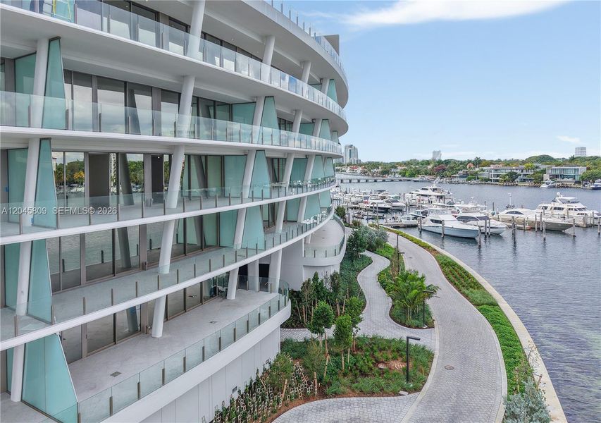 Condo located in Miami, FL showcasing its design and architecture (Image 3). Condo located in Miami, FL showcasing its design and architecture (Image 3).