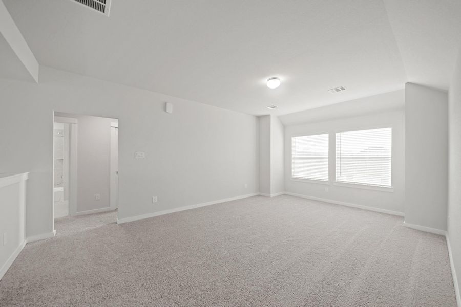 Spacious, unfurnished interior of a new home in Hunters Creek, Baytown (Image 9). Spacious, unfurnished interior of a new home in Hunters Creek, Baytown (Image 9).