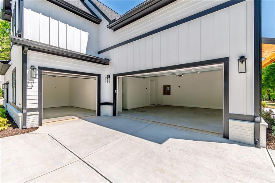 Exterior details and patio area of a home in , Gainesville (Image 34).