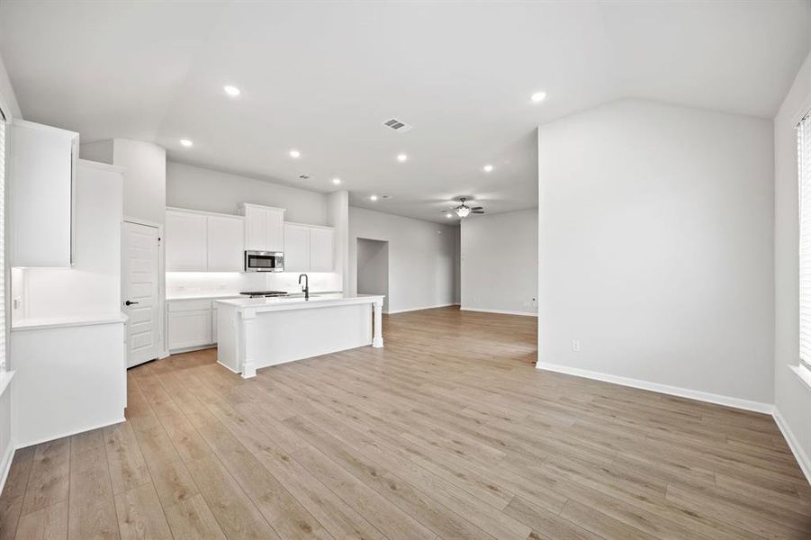 8-web-or-mls-1422-red-clover-ave