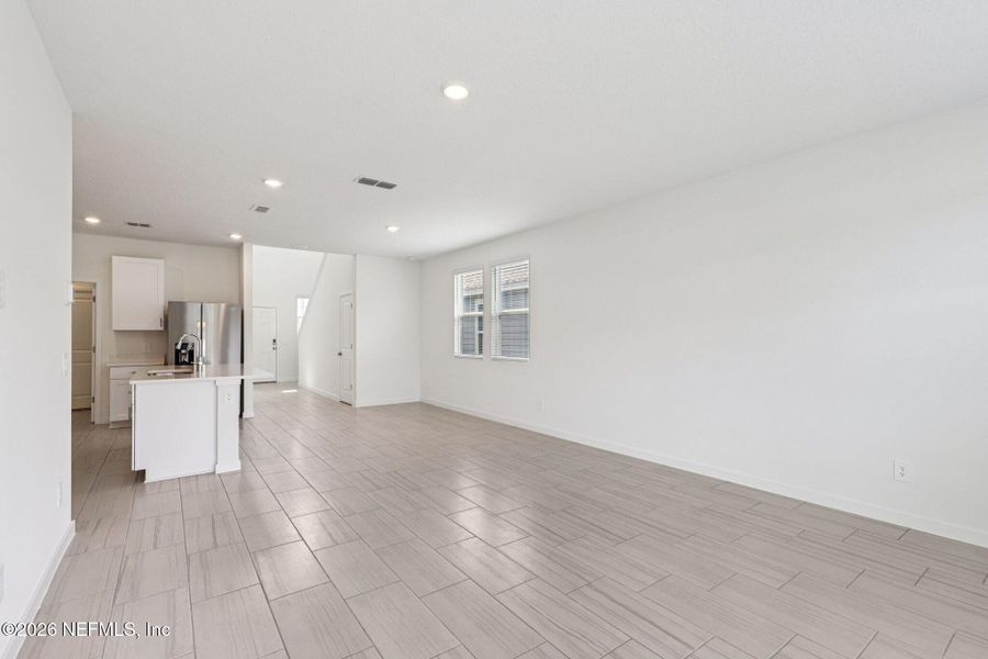 Spacious, unfurnished interior of a new home in Kings Preserve, Jacksonville (Image 14).