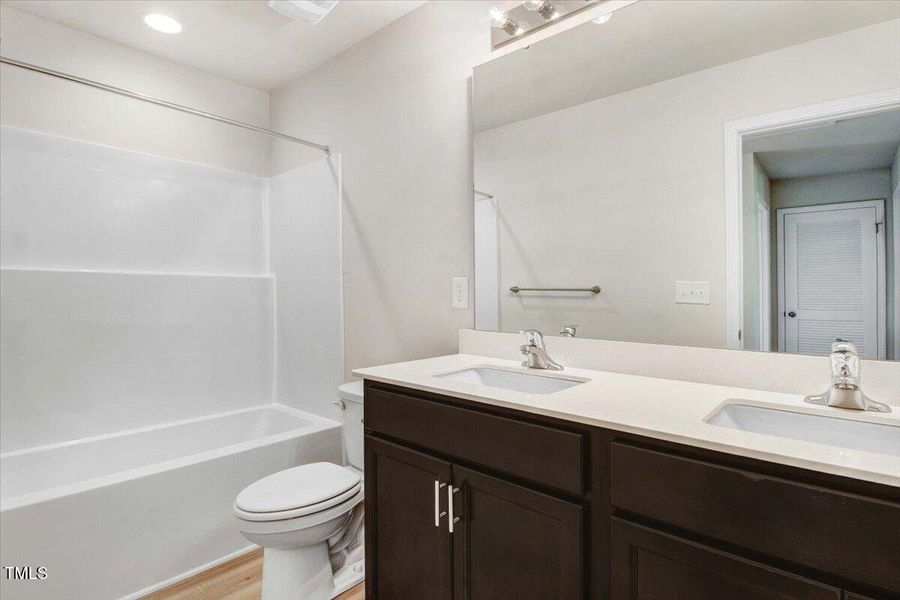 21-204 Streamlet Dr-21