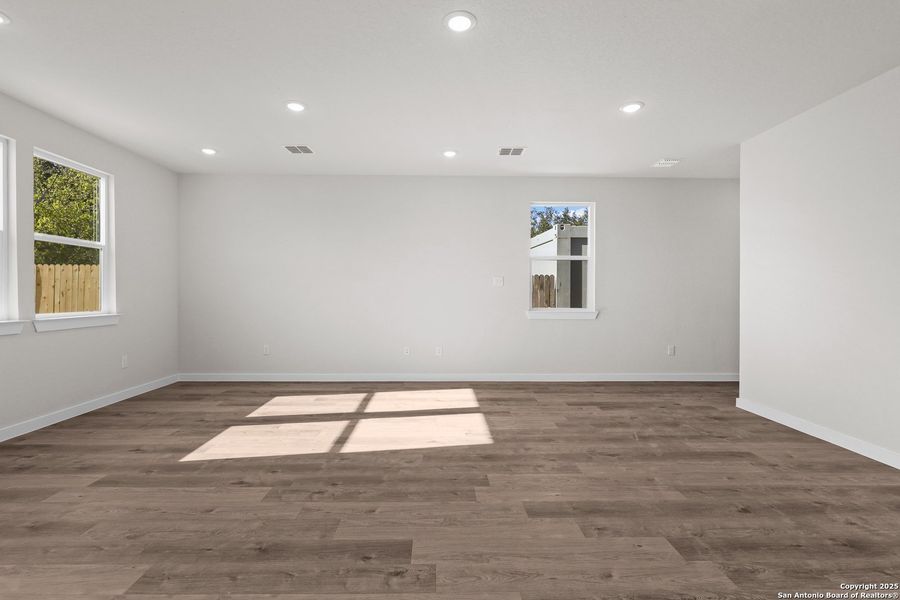 Spacious, unfurnished interior of a new home in Senna, Leon Valley (Image 16).