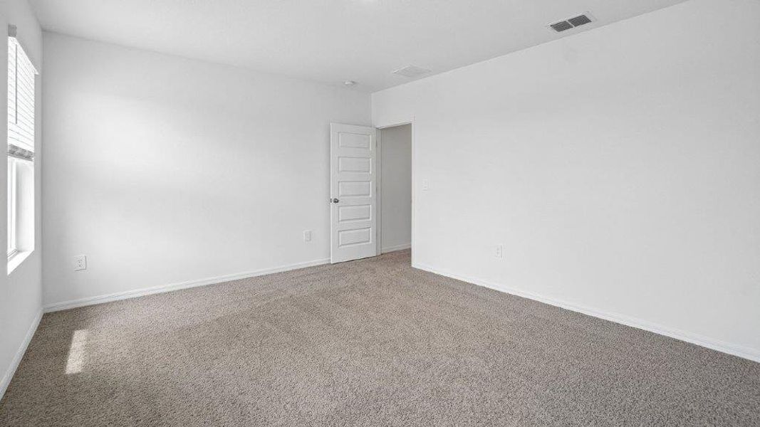 Representative unfurnished interior of a home built from the THE McKENNA by D.R. Horton in Summerlin at Hawthorne Ranch, Lakeland (Image 38).