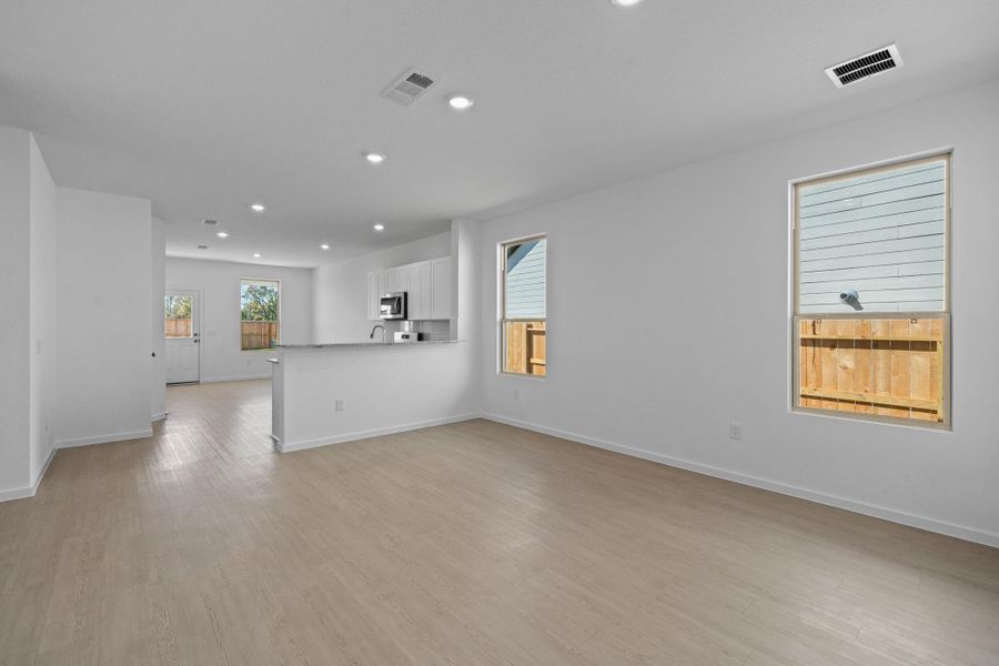 Spacious, unfurnished interior of a new home in Crosby Farms, Crosby (Image 9).