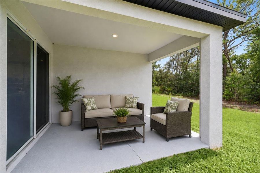 Exterior details and patio area of a home in , Ocala (Image 4).