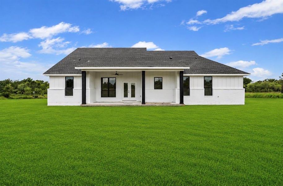 Exterior details and patio area of a home in , Millsap (Image 18).