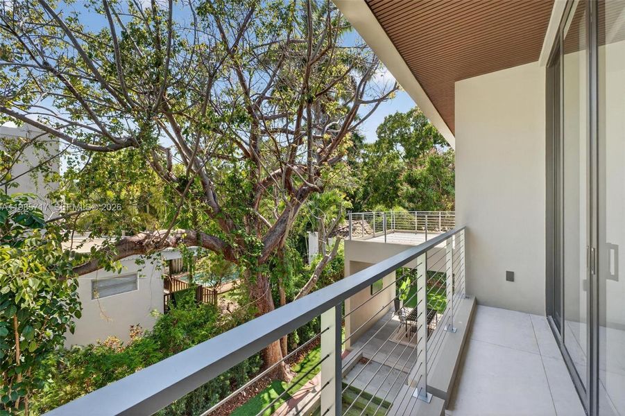 Exterior details and patio area of a home in , Miami (Image 40).