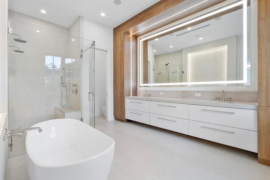 046-420 Barbarossa Ave_046