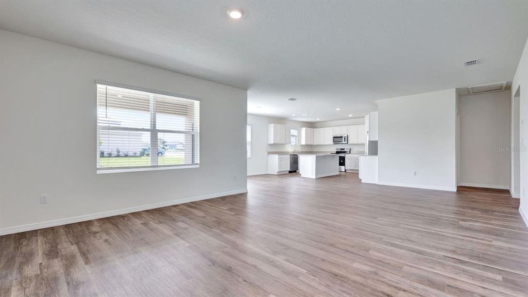 Spacious, unfurnished interior of a new home in , Haines City (Image 17).
