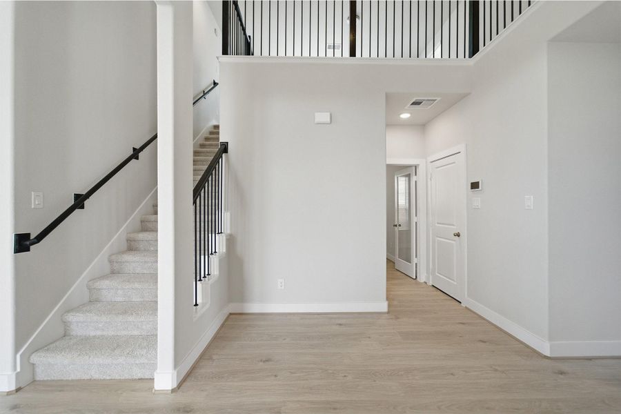 Spacious, unfurnished interior of a new home in Sunterra Lakes, Brookshire (Image 31). Spacious, unfurnished interior of a new home in Sunterra Lakes, Brookshire (Image 31).