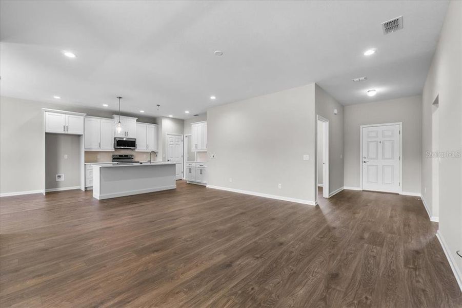 Spacious, unfurnished interior of a new home in , Mulberry (Image 25).