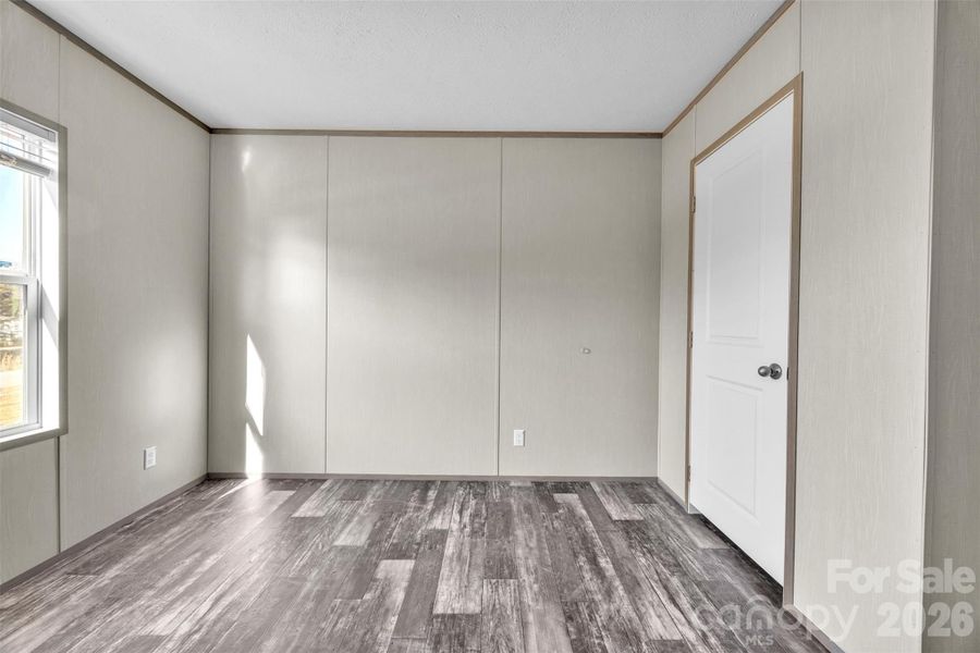 Spacious, unfurnished interior of a new home in , Taylorsville (Image 28).