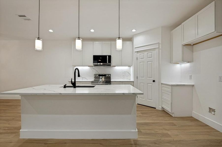 Furnished interior view inside a new home in , Seagoville (Image 12).