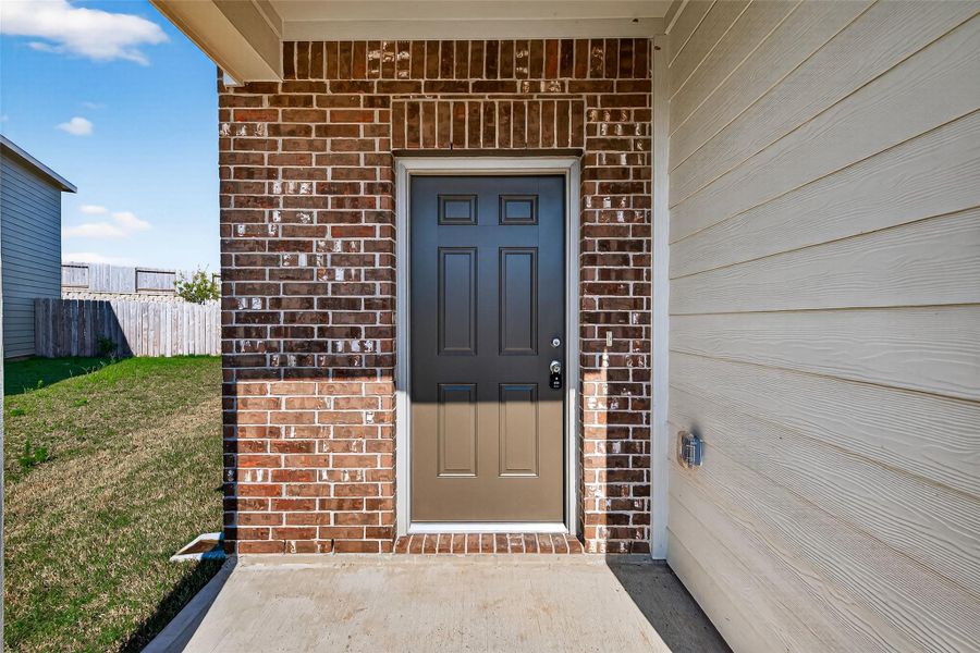 Front exterior of a new home in Chapel Run, Montgomery, TX, highlighting curb appeal (Image 23). Front exterior of a new home in Chapel Run, Montgomery, TX, highlighting curb appeal (Image 23).