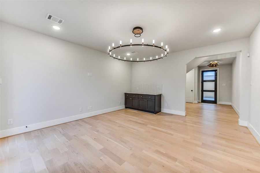 Spacious, unfurnished interior of a new home in , Houston (Image 20).