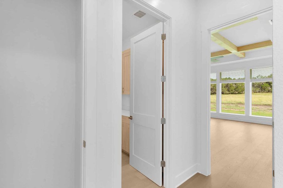 Spacious, unfurnished interior of a new home in Feathergrass, Florence (Image 64).