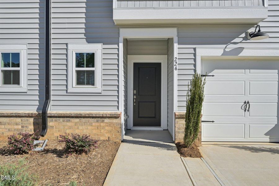 5-web-or-mls-Flagstone Way-S2410-005