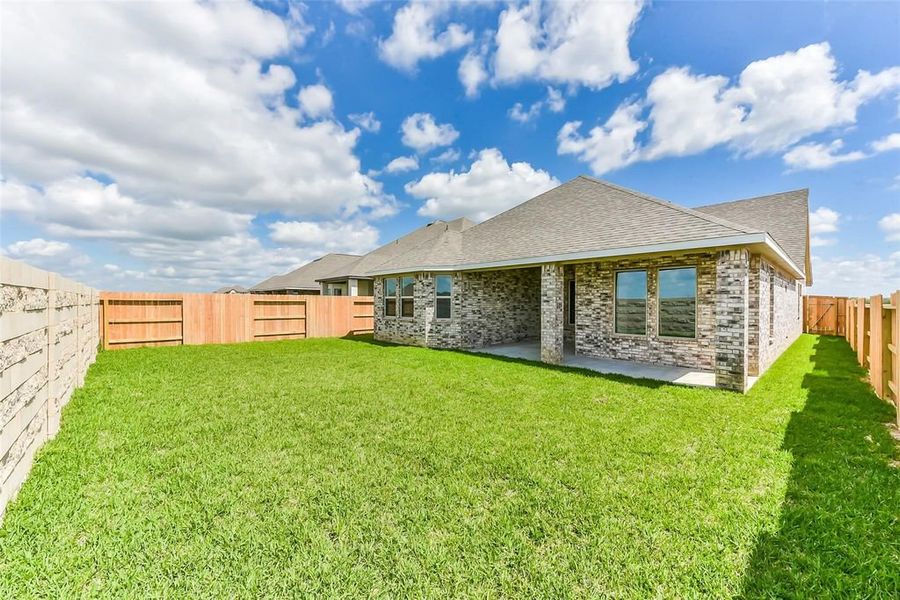Exterior details and patio area of a home in River Ranch Meadows, Dayton (Image 3).
