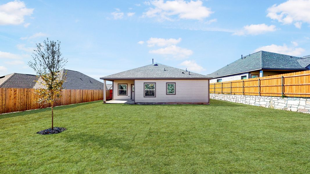 Representative exterior details of a home built from the Floor Plan 1500 by Colina Homes in Cypress Green, Hockley (Image 4).