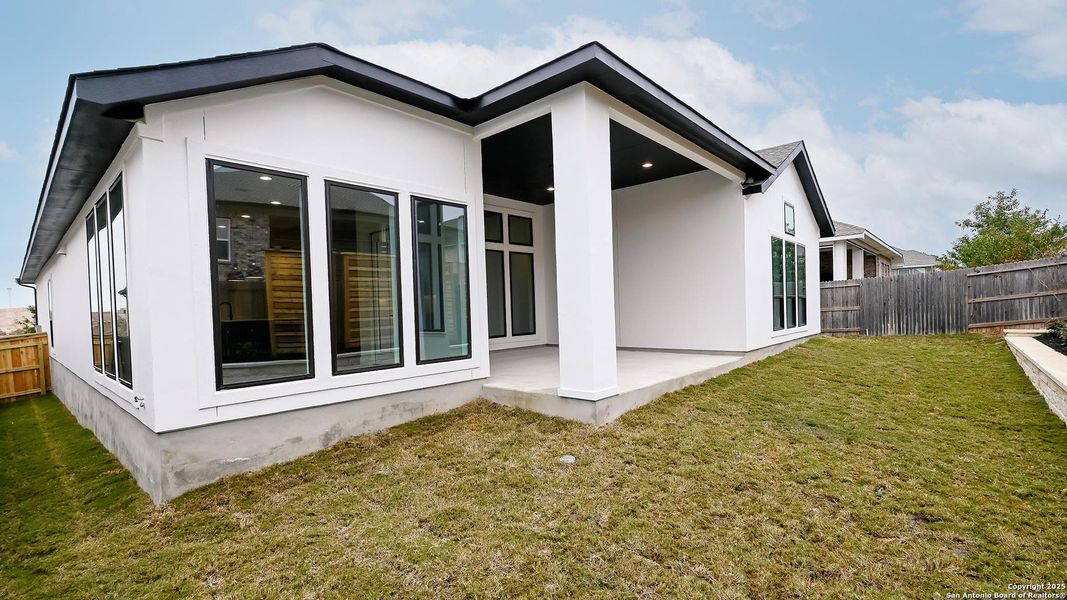 Exterior details and patio area of a home in Veramendi 60', New Braunfels (Image 4).