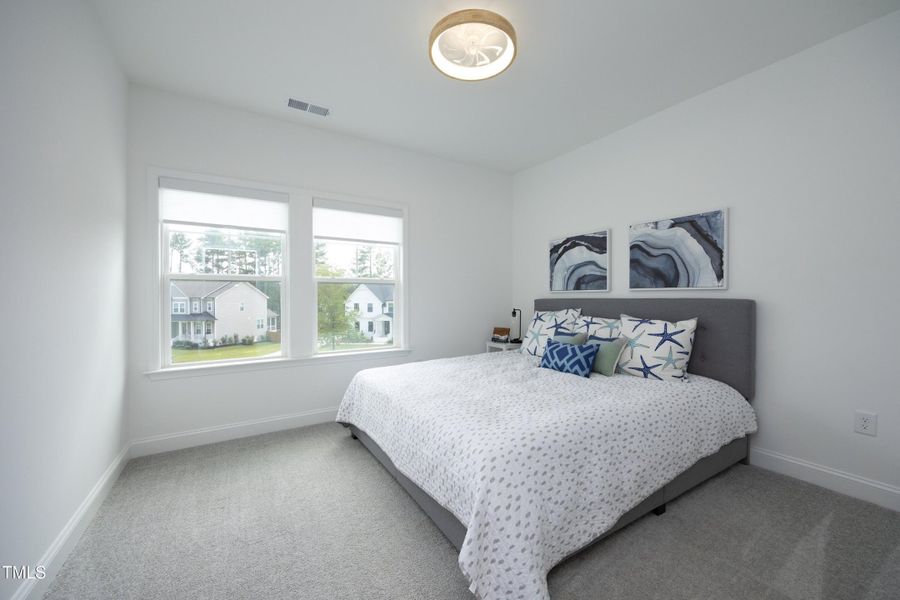 53Bedroom3 53Bedroom3