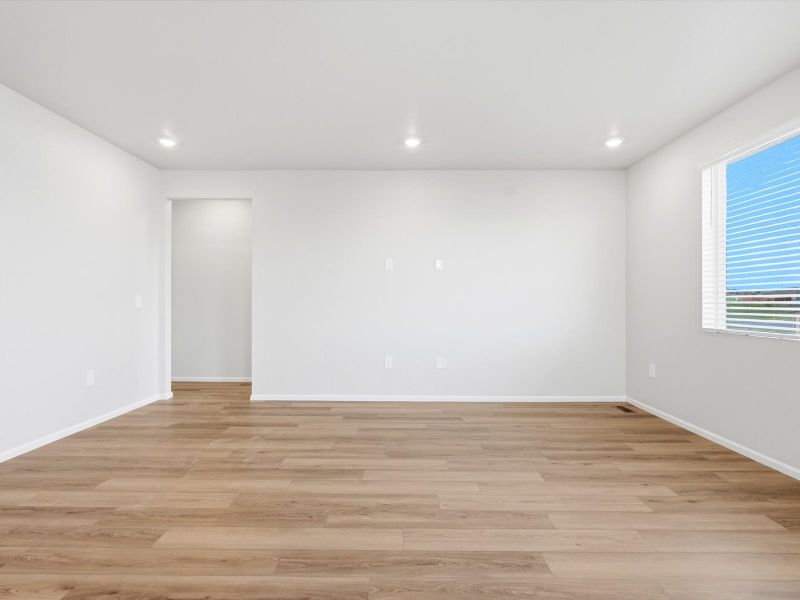 Spacious, unfurnished interior of a new home in Meridian Ranch, Peyton (Image 11).