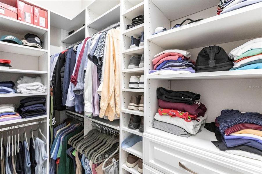 Close-up of interior finishes inside a home in , Bradenton (Image 23). Close-up of interior finishes inside a home in , Bradenton (Image 23).